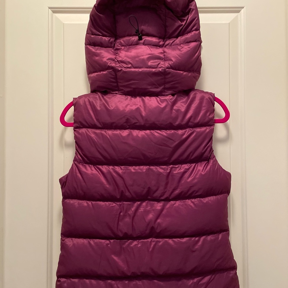 Nike Women's Uptown 550 Down Puffer Vest- Women’s Size Medium - Picture 3 of 7